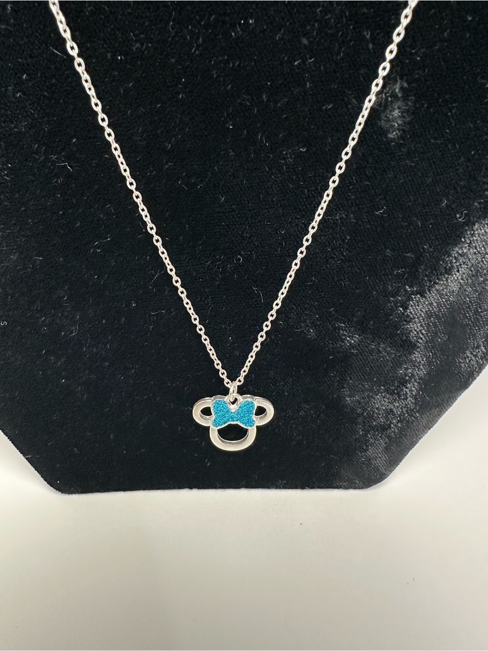 Disney Minnie Mouse Silver Tone Blue Enamel Bow Necklace - Picture 1 of 6